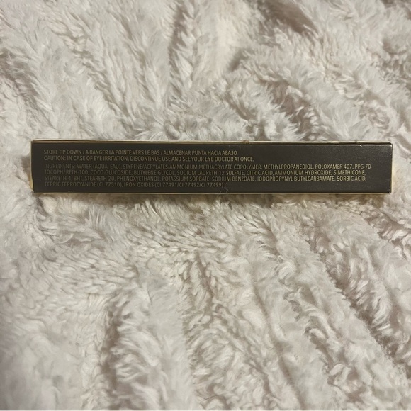 Cynthia Rowley liquid eyeliner in NAVY. New in box. Full size. Firm on price. 🤓 - Picture 6 of 7